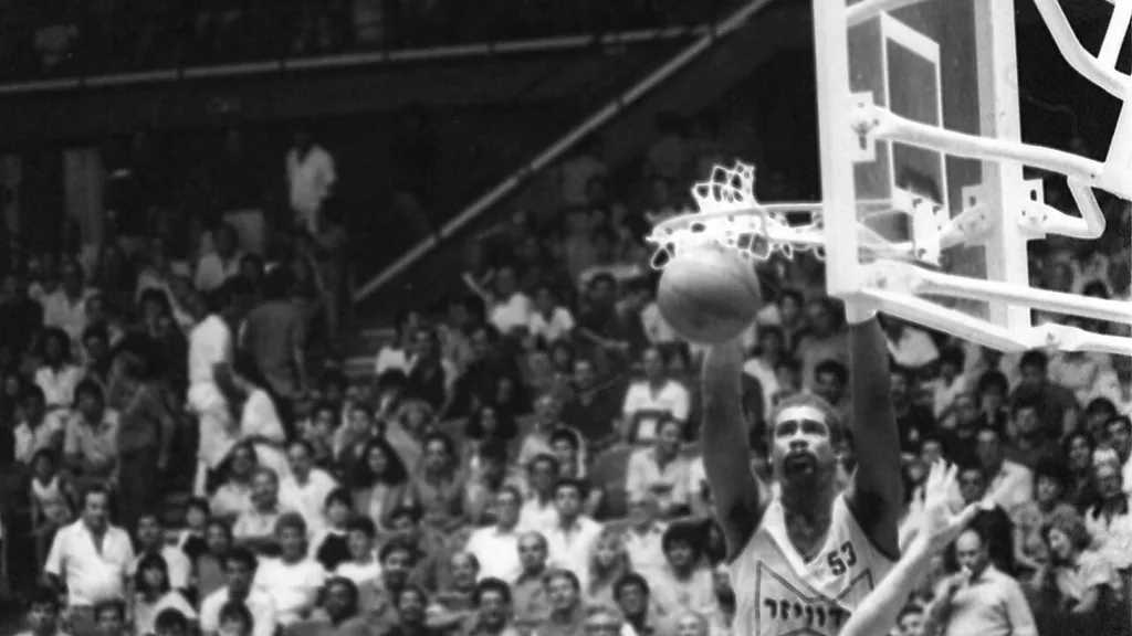 Argentina 89-75 Puerto Rico: Hosts dominate third quarter to take control of FIBA World Cup Americas Qualifiers